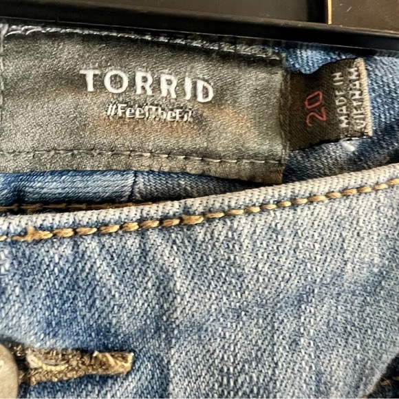 Torrid Women's Blue Denim Shorts Size: 20 plus size - Picture 5 of 10